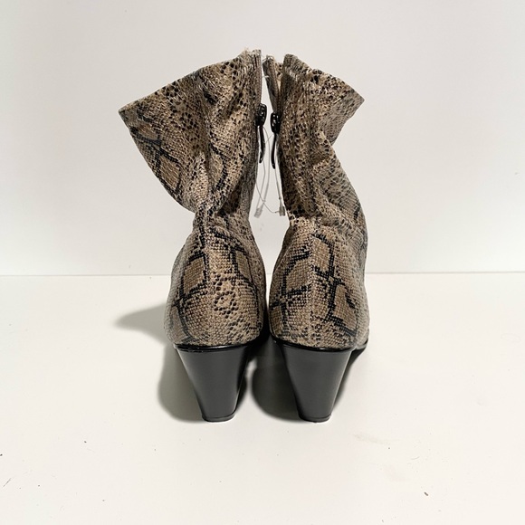 Cape Robbin Kelsey Faux Snakeskin Ankle Heel‎ Boots Size 10 Booties - Picture 3 of 8